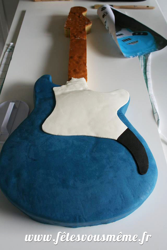 Gateau Guitare Anniversaire Rock Party Fetes Vous Meme