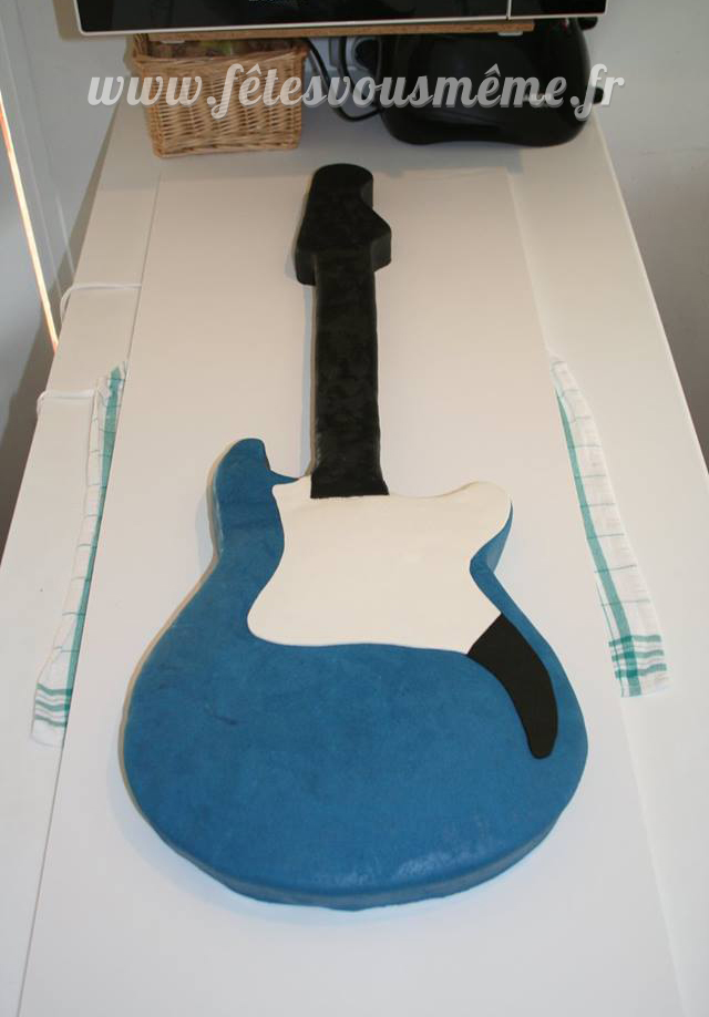 Gateau Guitare Anniversaire Rock Party Fetes Vous Meme